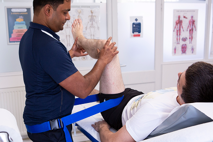Physiotherapy for hip pain while walking and running