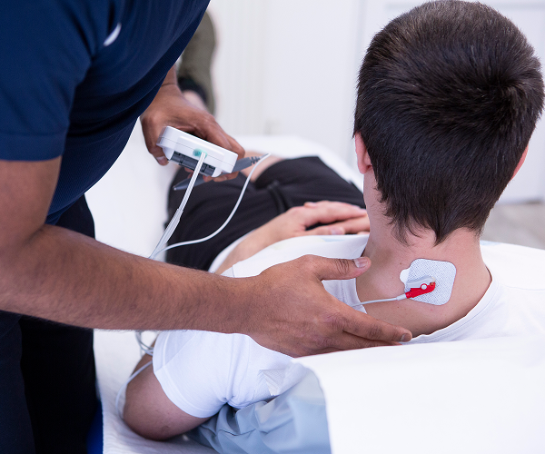 pain relief from neck pain with physio treatment